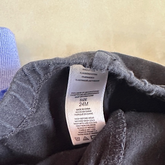 2T clothes bundle - Picture 7 of 15